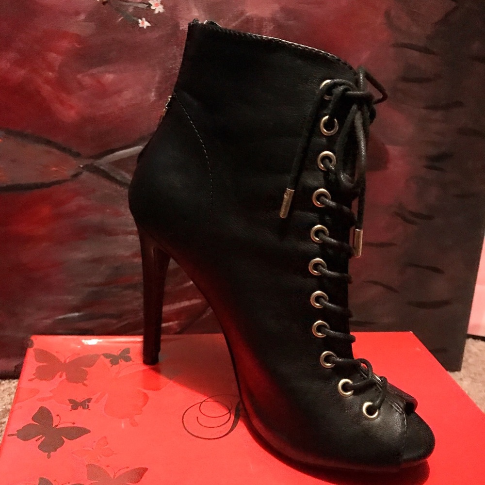 black laced up boot charlotte russe